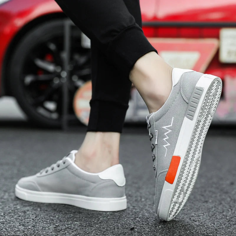 2025 New Black Trendy Canvas Shoes for Men in Summer Low Cut Casual Board Shoes for Men Casual Solid Color Simple Commuting Shoe